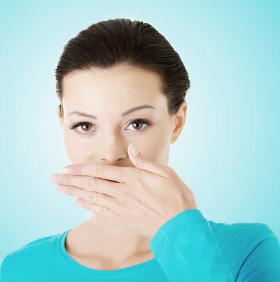 Amiről a rossz szájszag árulkodik • Egészség • Reader's Digest Torokfájás, rossz lehelet