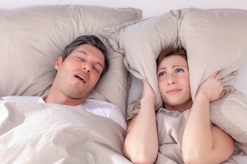 Horkolás ellen: mikor segít a műtét? 