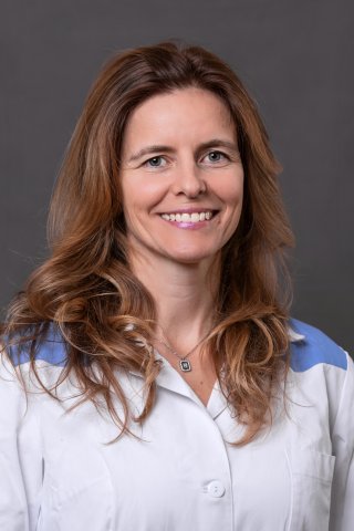 Dr. Lukács Anita