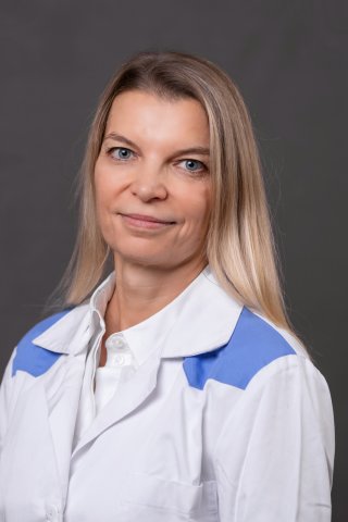 Dr. Viszoki Mónika