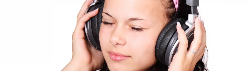 Mire felnő a „fülhallgatós generáció”, megduplázódik a halláskárosultak száma