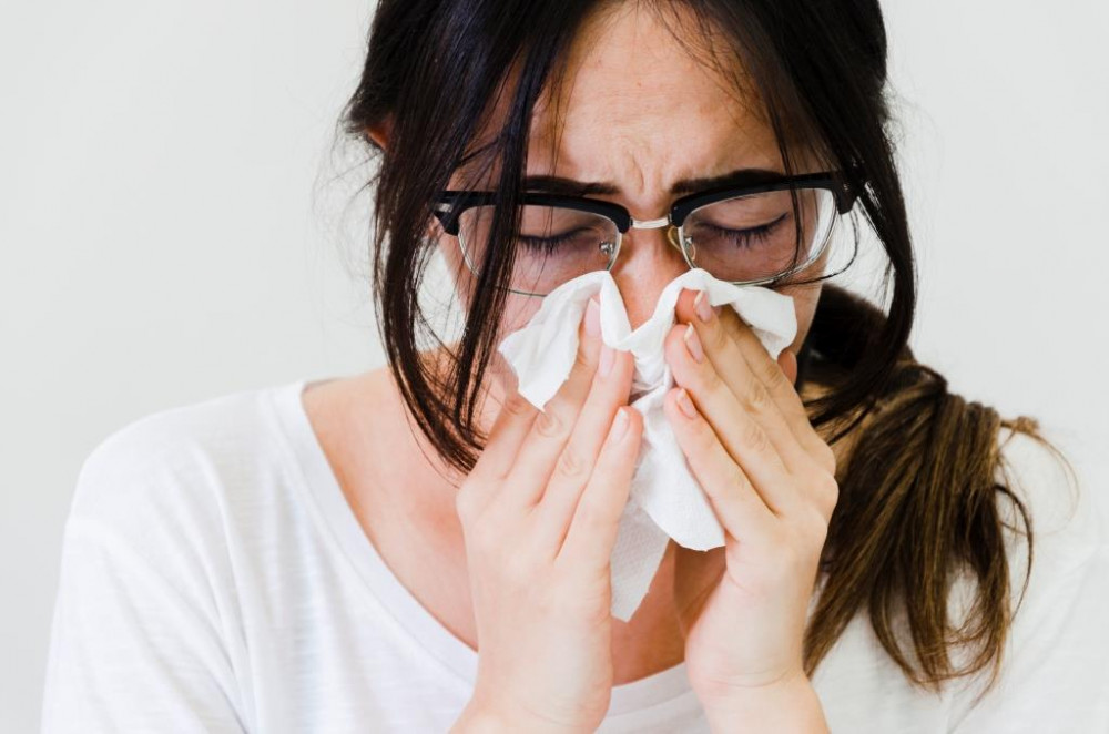 Tüsszögést nem csak allergia okozhat.